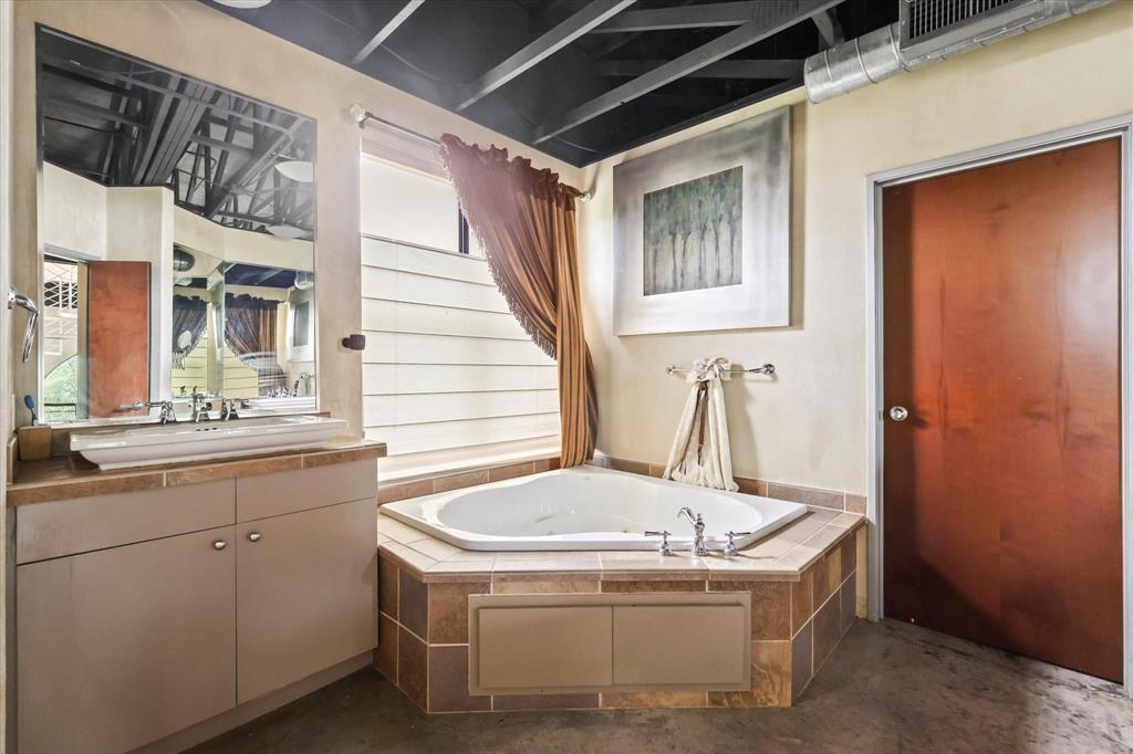 Schaumburg Loft Condominimum - Residential