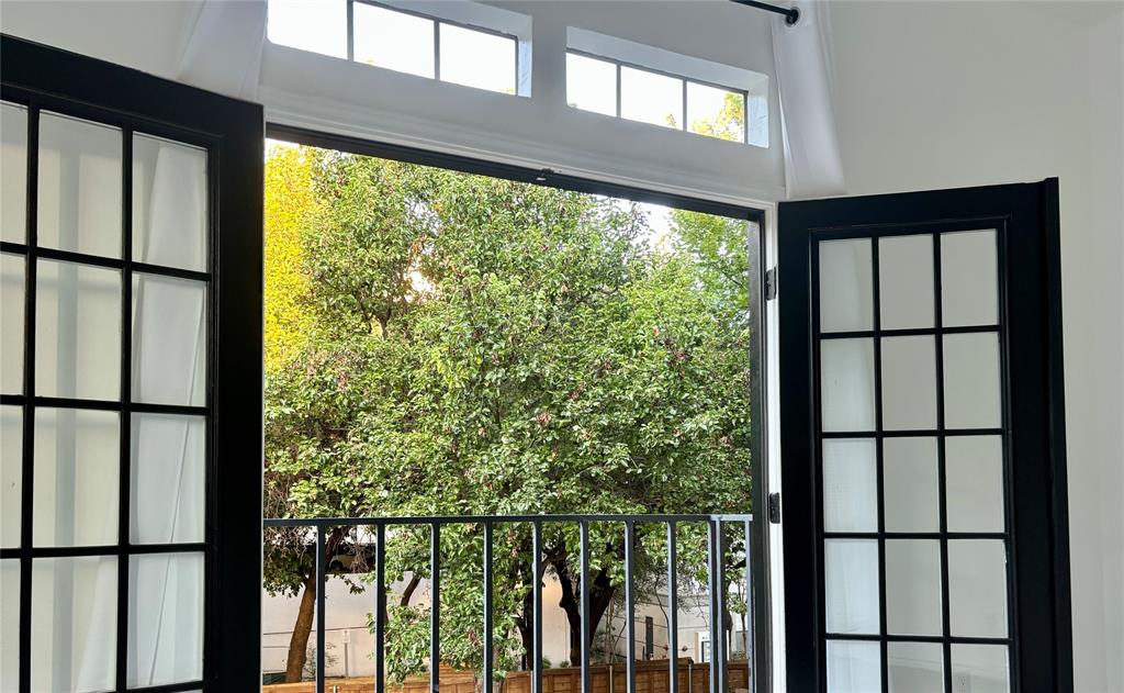 Colonade At Turtle Creek Condo - Residential