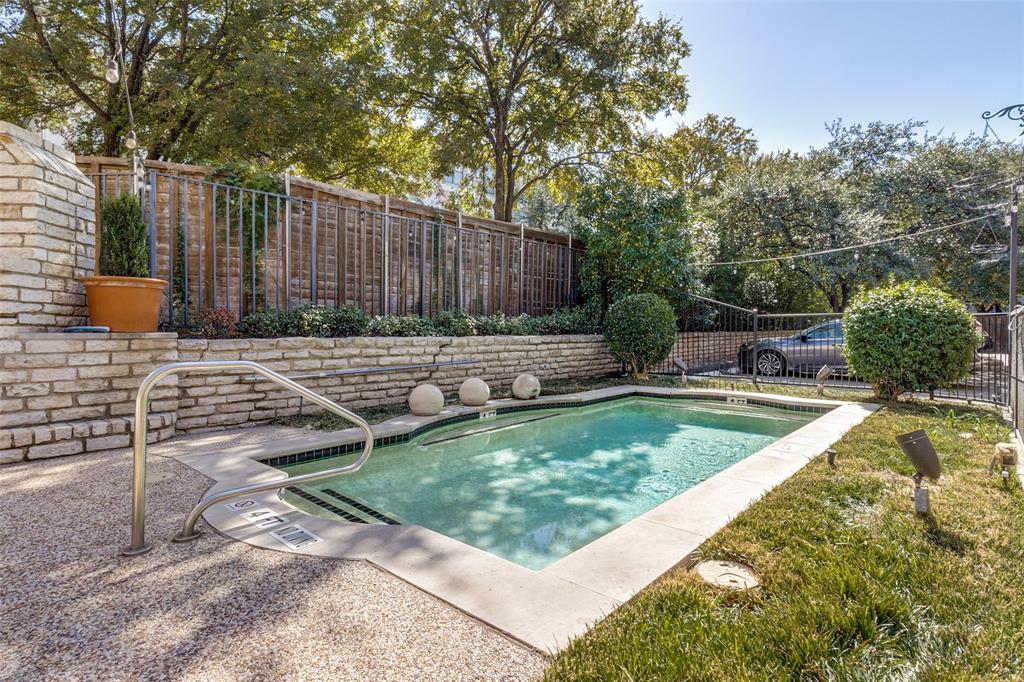Colonade At Turtle Creek Condo - Residential