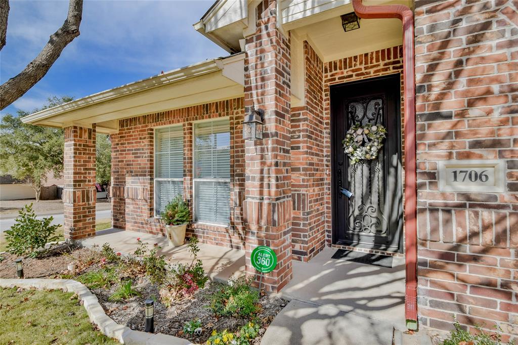 1706 Summer Hill Court