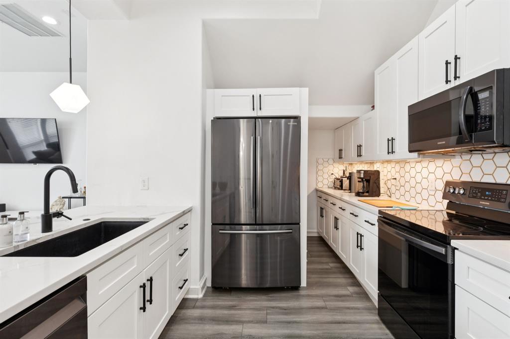 2100 N Fitzhugh Avenue D