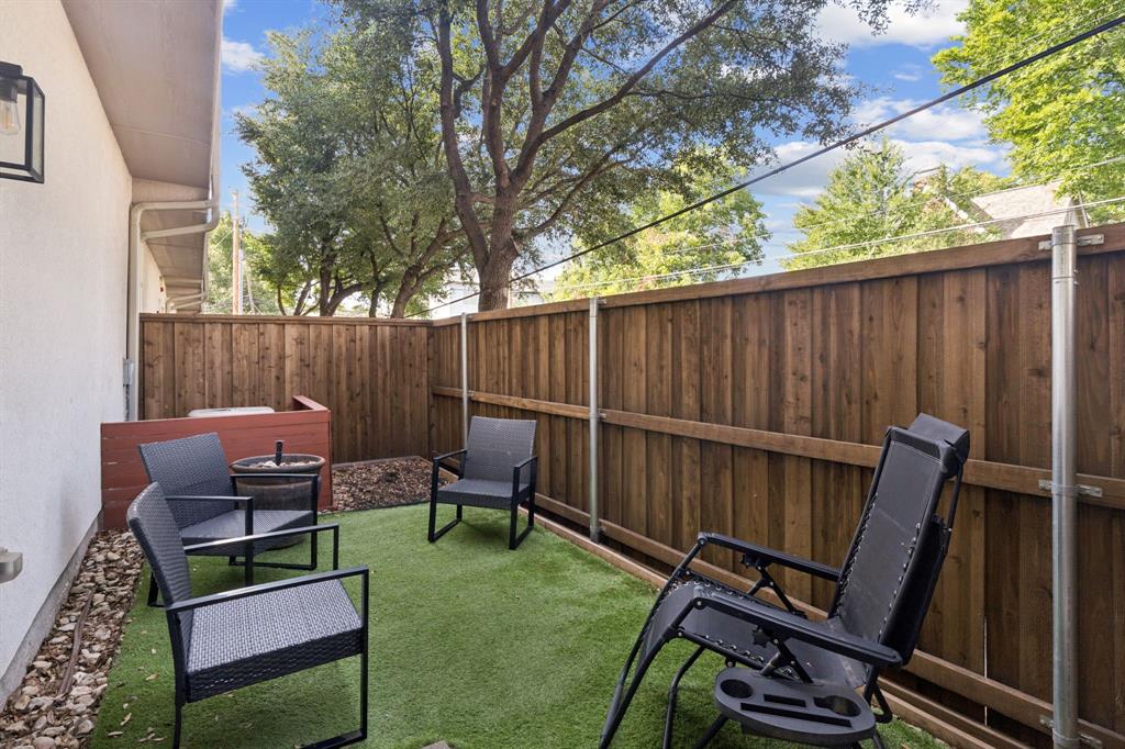 2100n Fitzhugh Condos - Residential