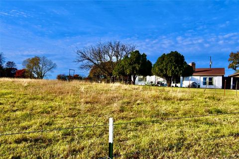 A home in Comanche