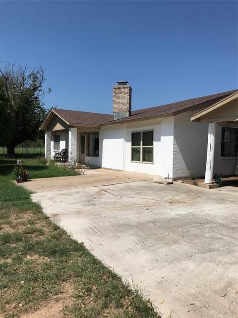 A home in Comanche