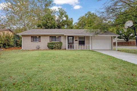 A home in Bonham