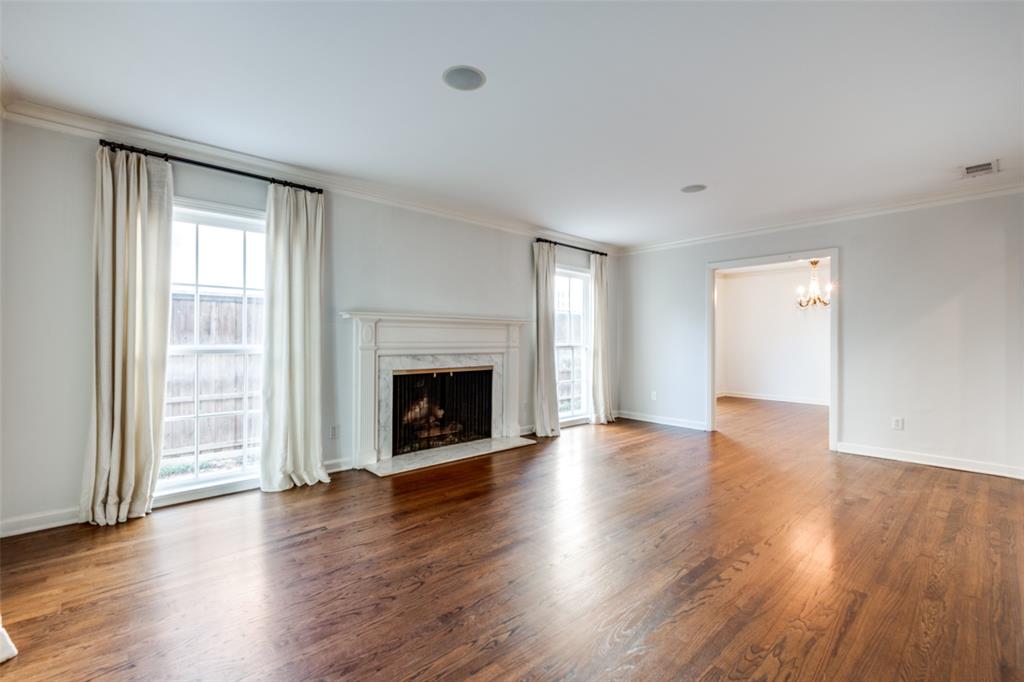 4664 Livingston