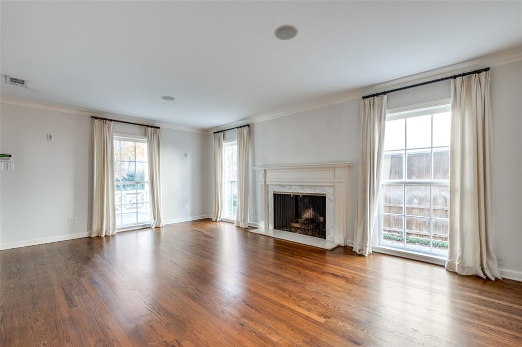4664 Livingston
