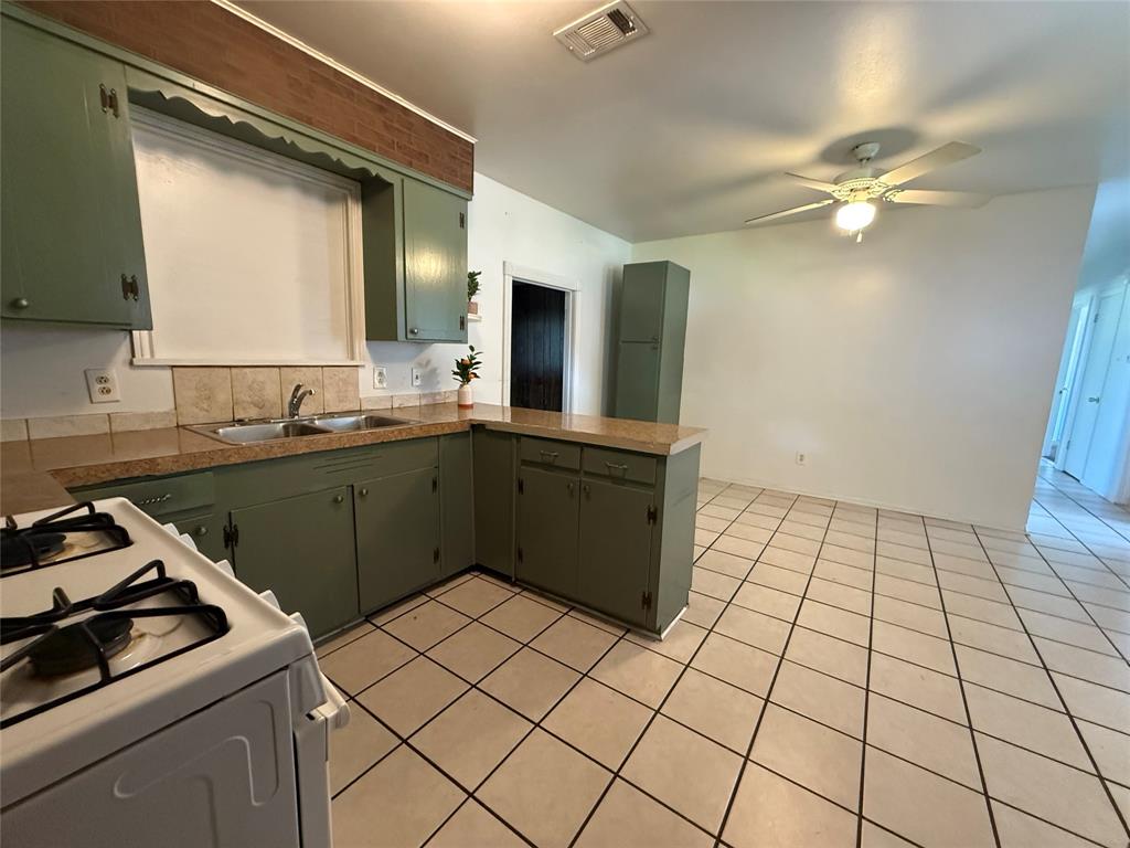 Bossier City, Louisiana 71111, United States, 3 Bedrooms Bedrooms, ,2 BathroomsBathrooms,Residential,Active,187855