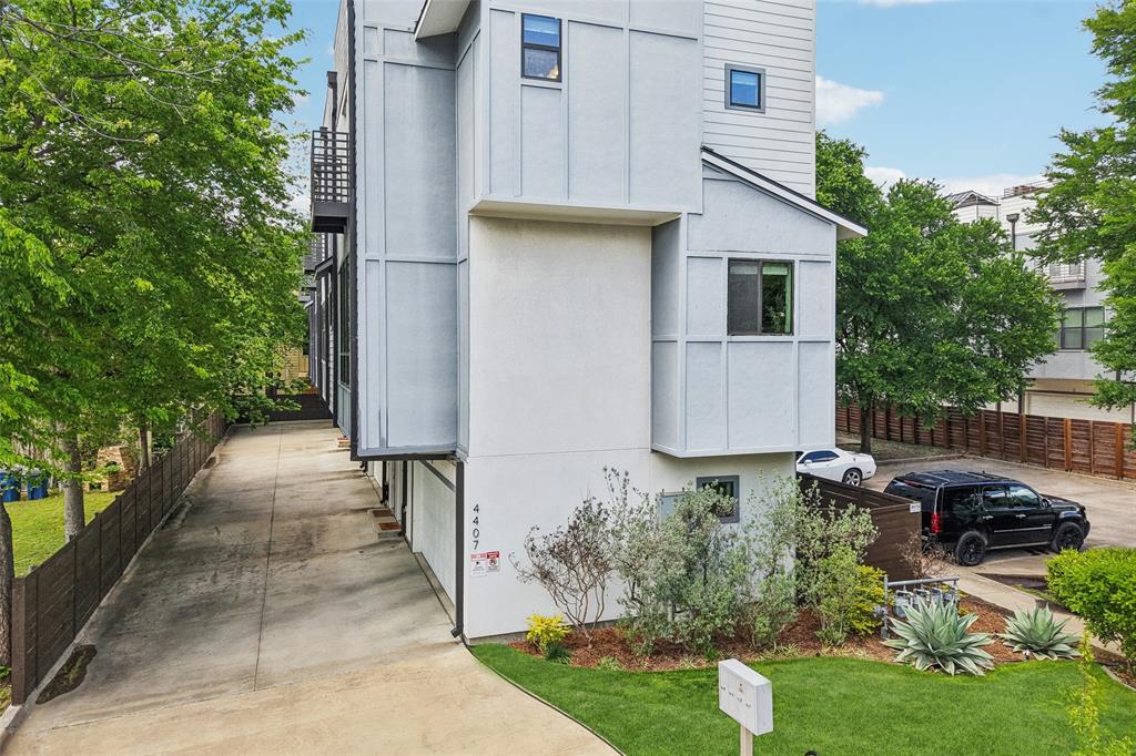 4407 Munger Avenue Condominiums - Residential