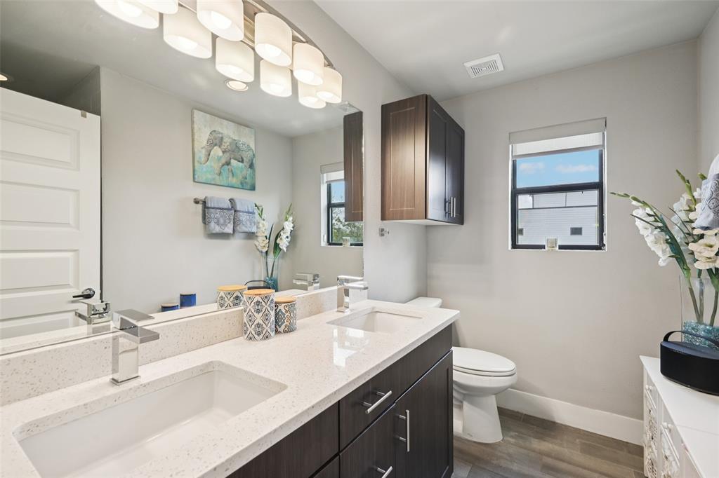 4407 Munger Avenue Condominiums - Residential