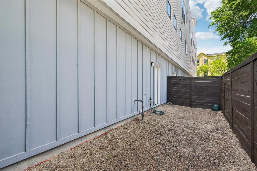 4407 Munger Avenue Condominiums - Residential