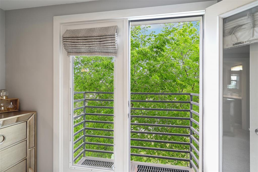 4407 Munger Avenue Condominiums - Residential