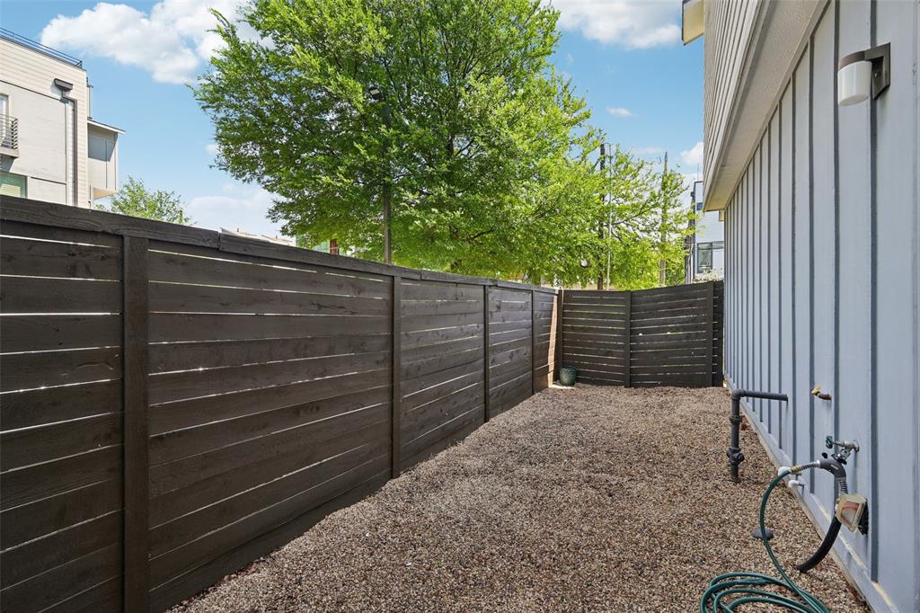 4407 Munger Avenue Condominiums - Residential