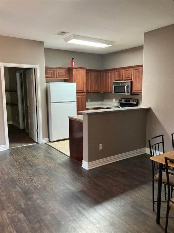 514 E Brockett Street 516
