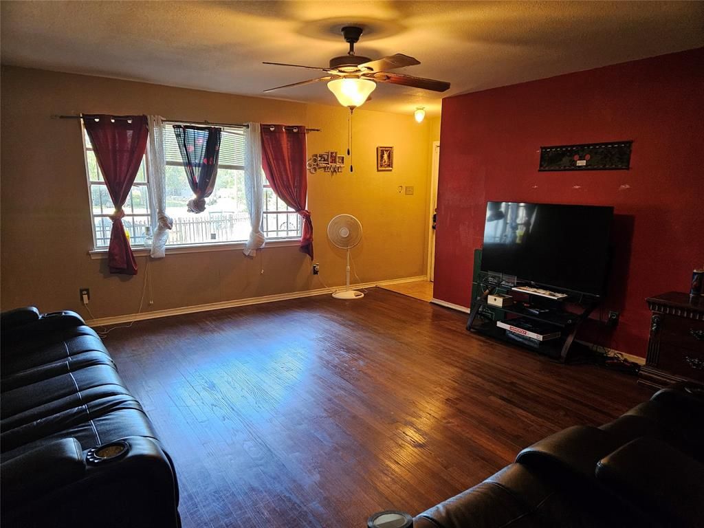 Photo of 1831 Riverway Place, Dallas, TX 75217 (MLS # 21263957)