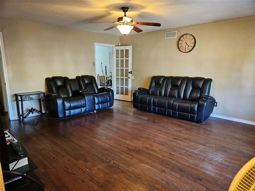 Photo of 1831 Riverway Place, Dallas, TX 75217 (MLS # 21263957)