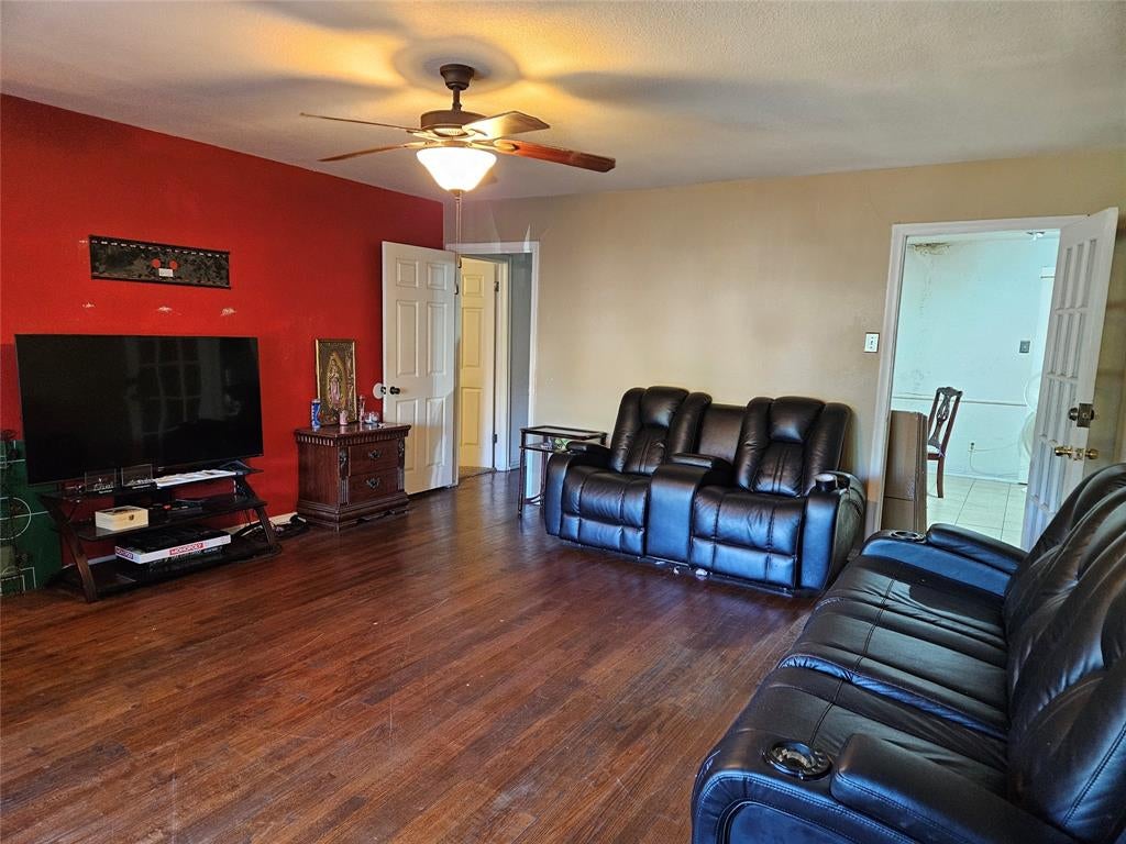 Photo of 1831 Riverway Place, Dallas, TX 75217 (MLS # 21263957)