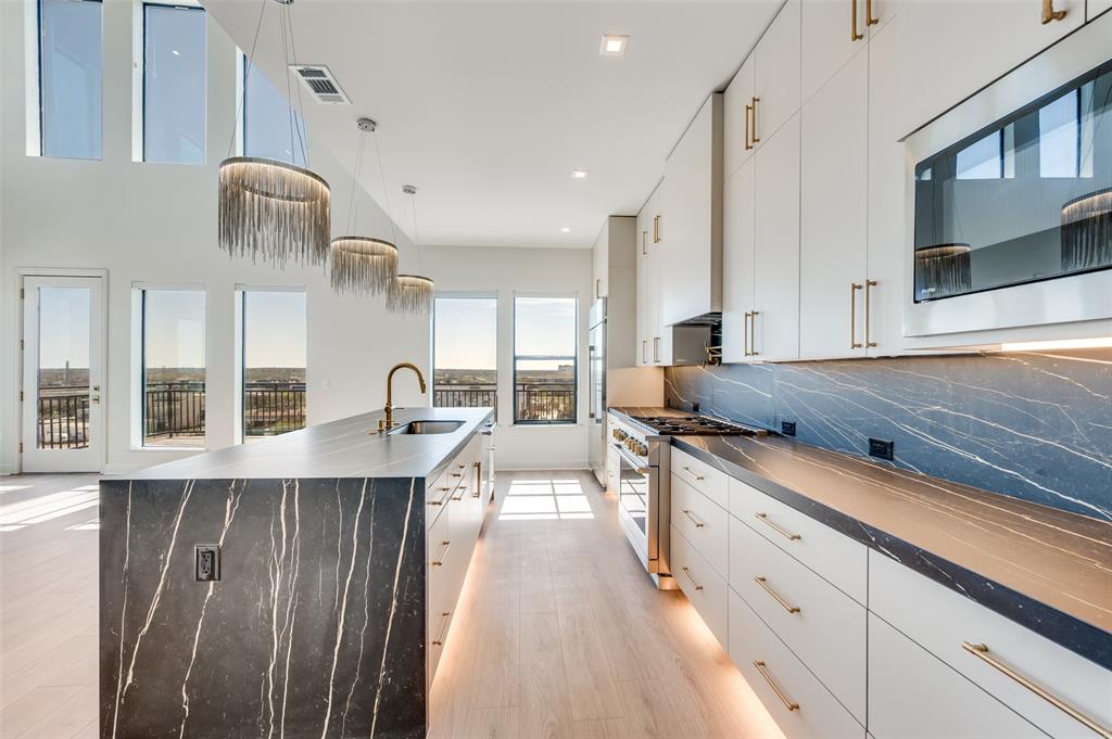 MANSFIELD R BLK C917 LTS 2-3 PT LT 4 ABND - Residential