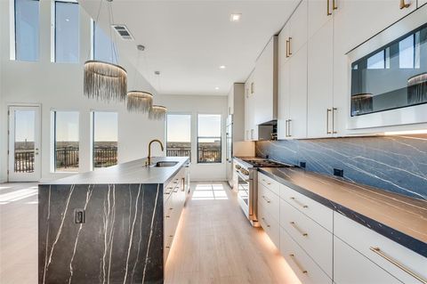 1900 S Ervay Street 602 Dallas TX 75215