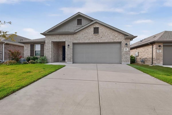 2104 BRIAR ROSE DR, DENTON, TX 76207 - Image f59145c8384441cf87c78e7d408cddc2/950447536