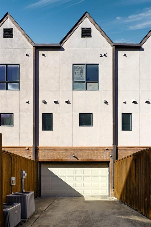 Heights of State Thomas - Residential