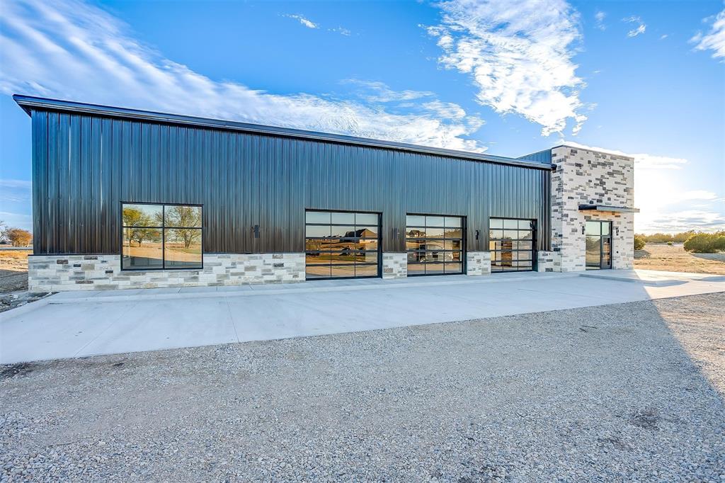 Mattlock - Commercial Sale