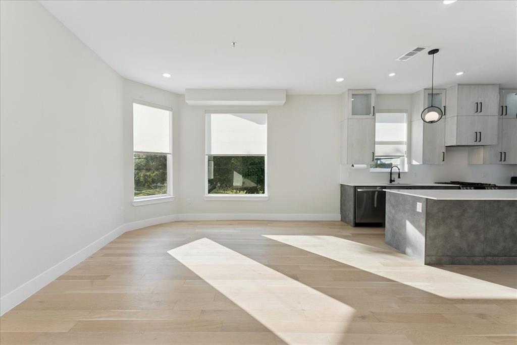 Seegar Townhomes - Residential