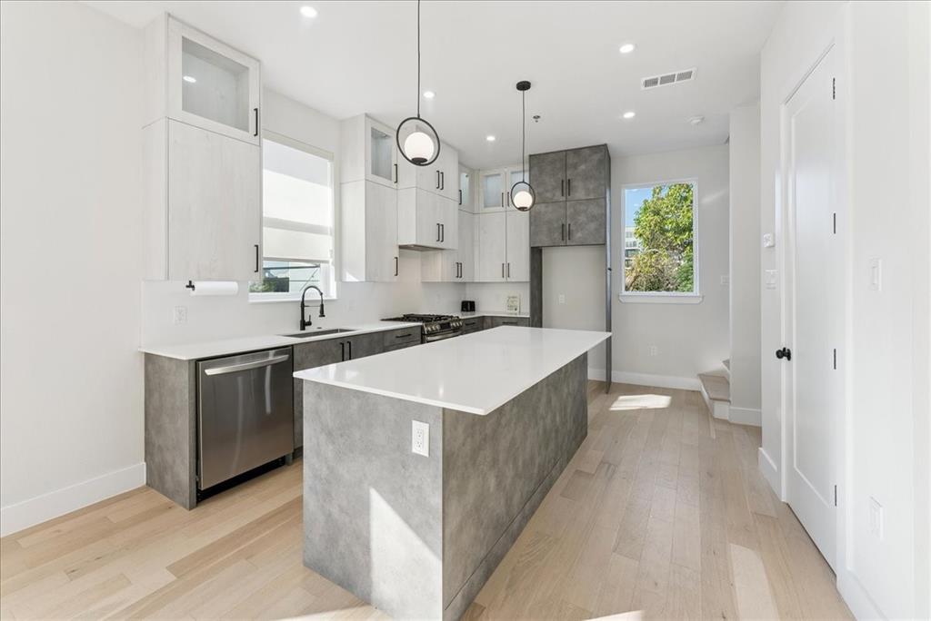 Seegar Townhomes - Residential