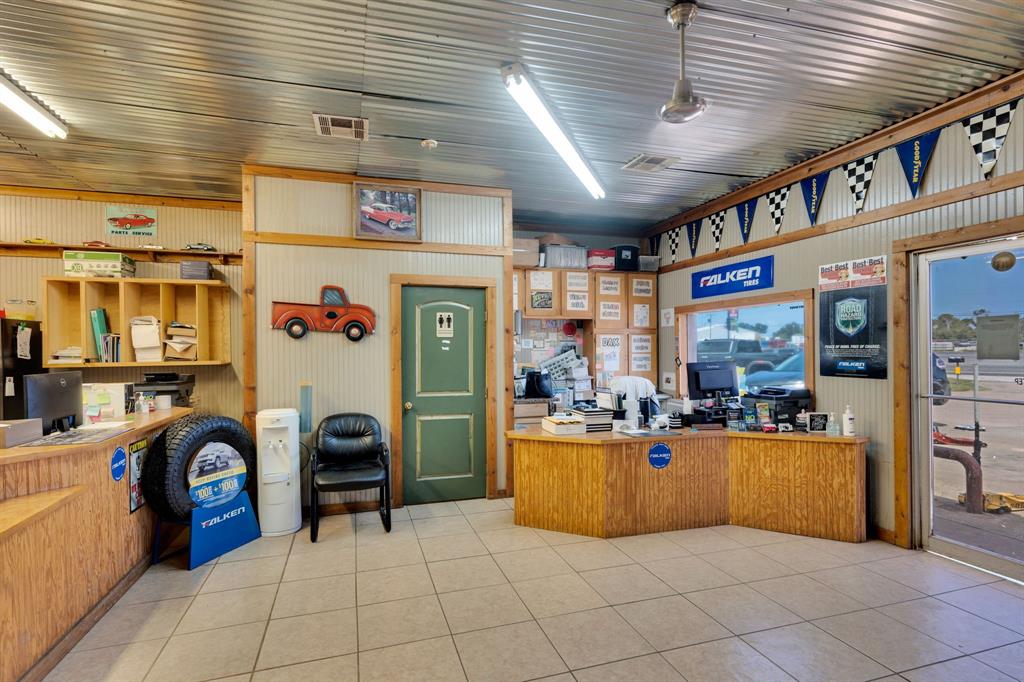 I H Reed - Commercial Sale