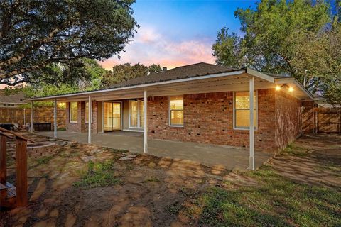 Tiny photo for 606 Lyndon Drive, Woodway, TX 76712 (MLS # 21091605)