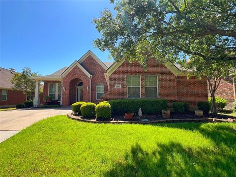 6869 Cape Cod Drive Grand Prairie TX 75054