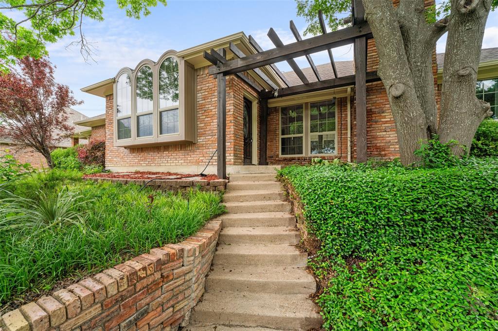 709 Robin Drive