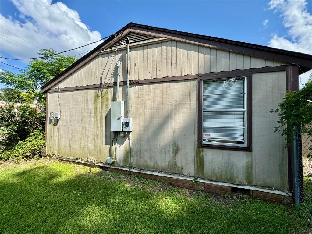 903 Pine Tree Road