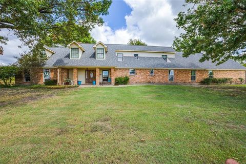 A home in McLendon Chisholm