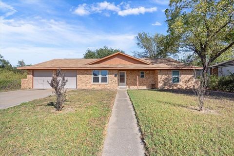 525 San Antonio Street Marlin TX 76661