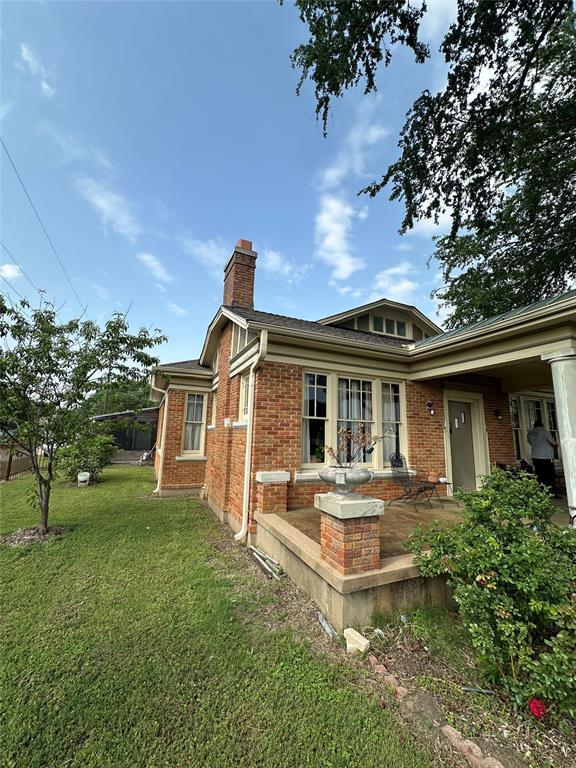 406 Walnut Street