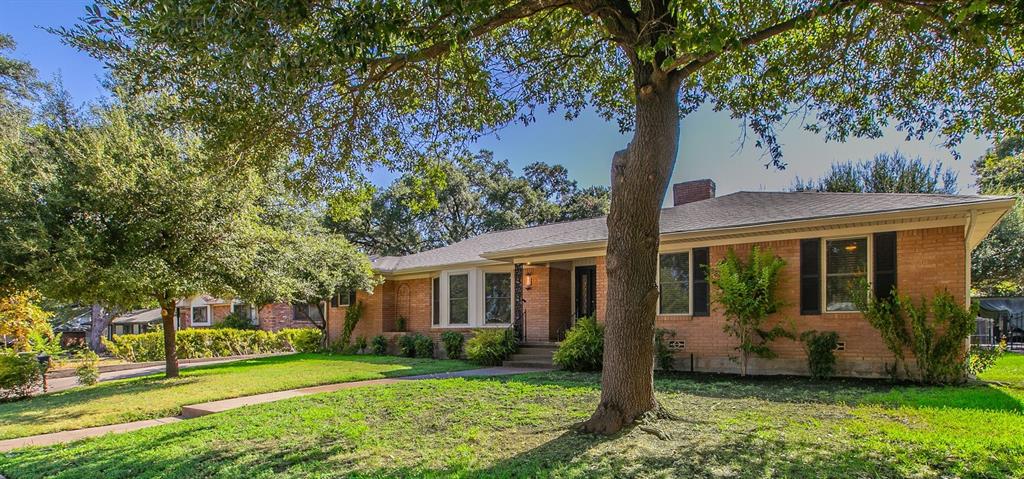 5220 Lake Charles Drive