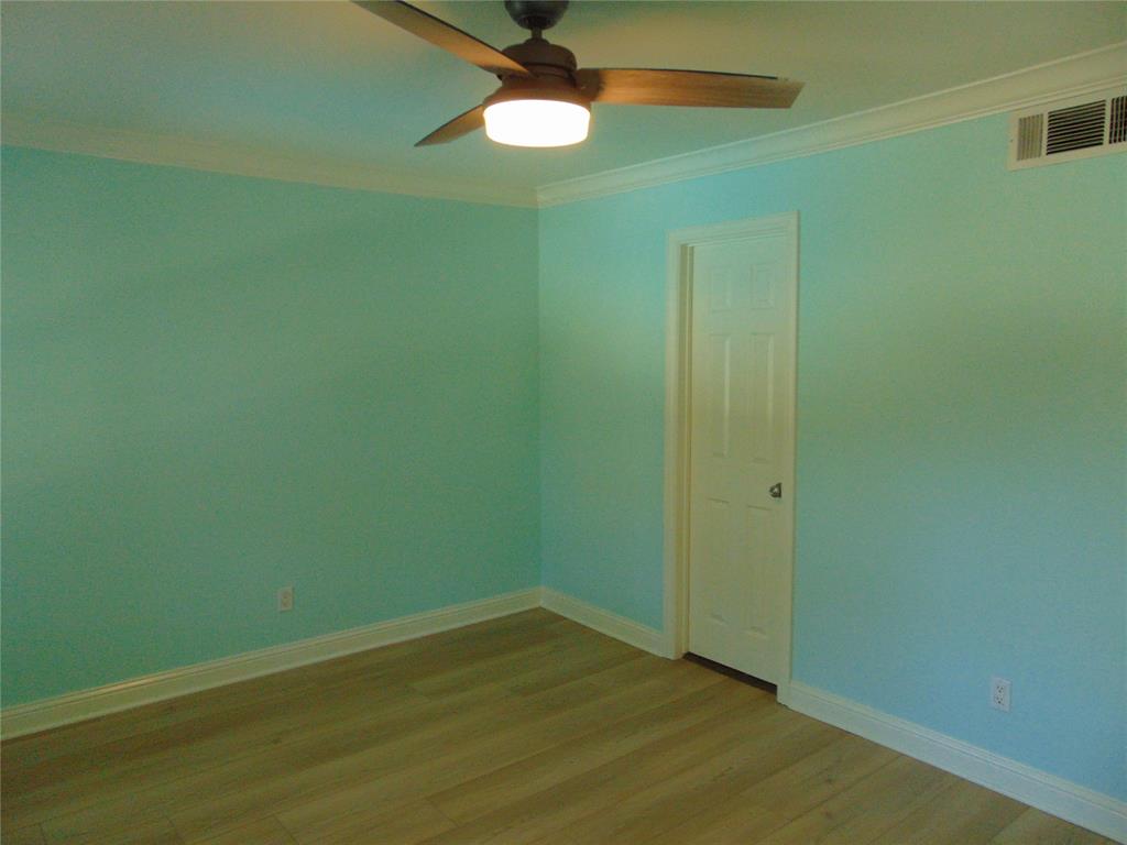 University Place Condo - Residential