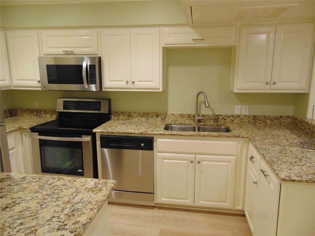 University Place Condo - Residential