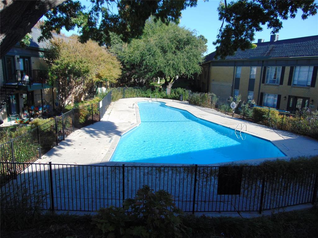 University Place Condo - Residential