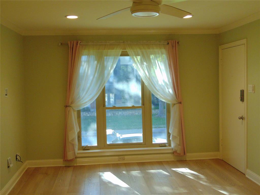 University Place Condo - Residential