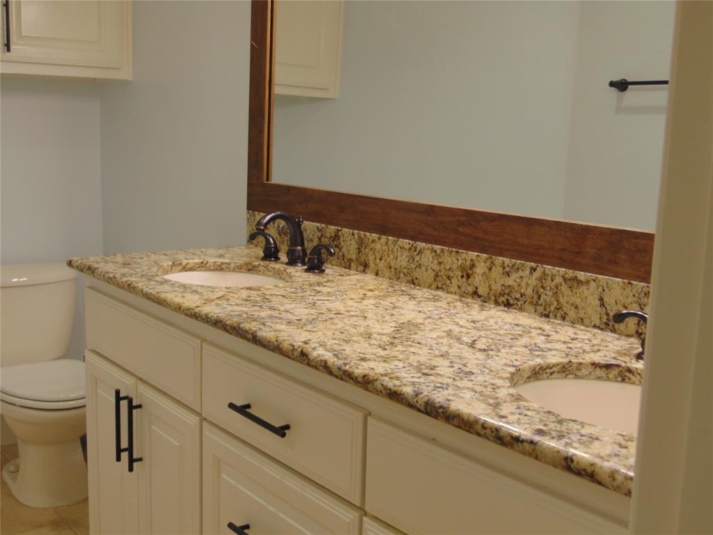 University Place Condo - Residential