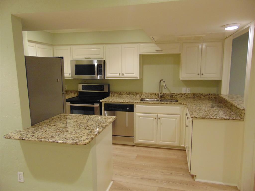 University Place Condo - Residential