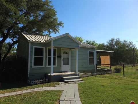 Photo of 580 County Road 1743, Clifton, TX 76634 (MLS # 21225613)