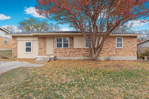 7916 Chaparral Drive White Settlement TX 76108