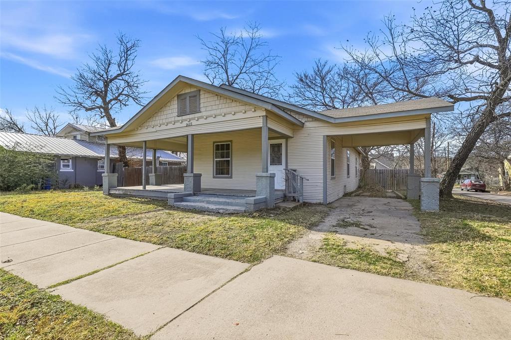 1615 N Oak Avenue