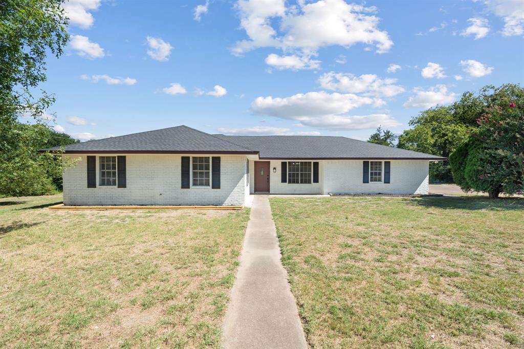 102 Lakecrest Place
