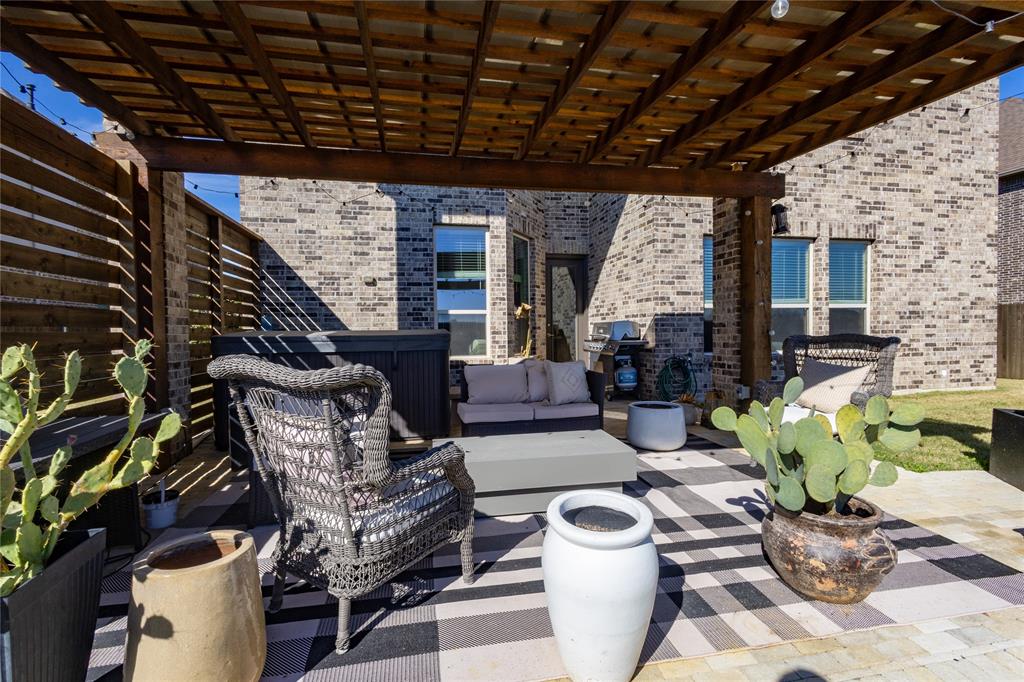 2711 Fleur De Lis Lane