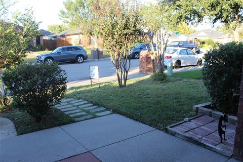 Tiny photo for 5010 El Sol Street, Dallas, TX 75236 (MLS # 21101739)