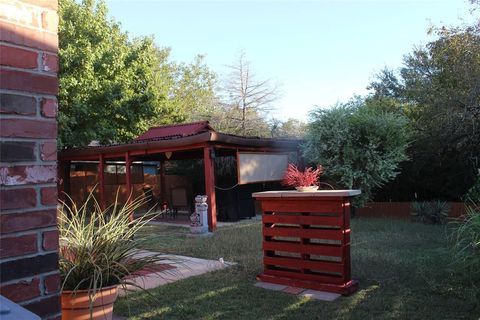 Tiny photo for 5010 El Sol Street, Dallas, TX 75236 (MLS # 21101739)